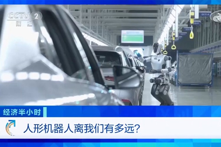 中央电视台《经济半小时》栏目对环球国际机器人的专题报道